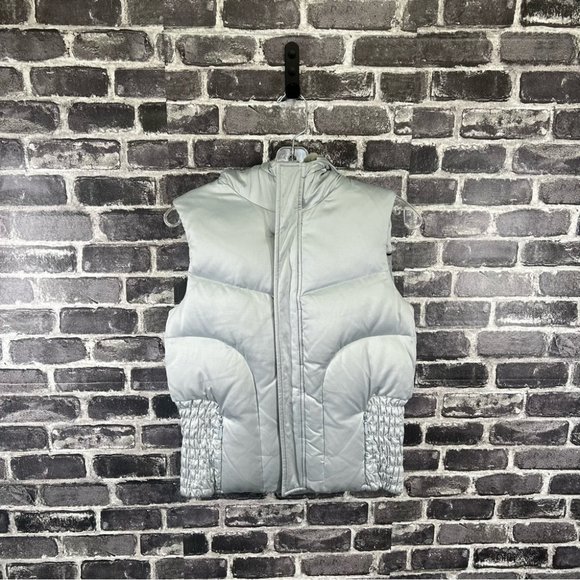 Aritzia Talula Duck Down lined women’s puffer vest - Picture 1 of 15